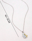 Stella | Hug Pendant Necklace